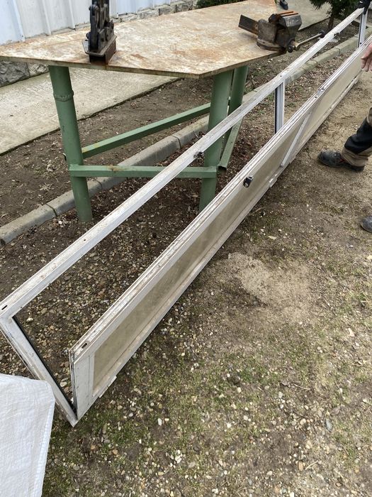 3 BUCAȚI  Geamuri pentru hala  370cmx60cm