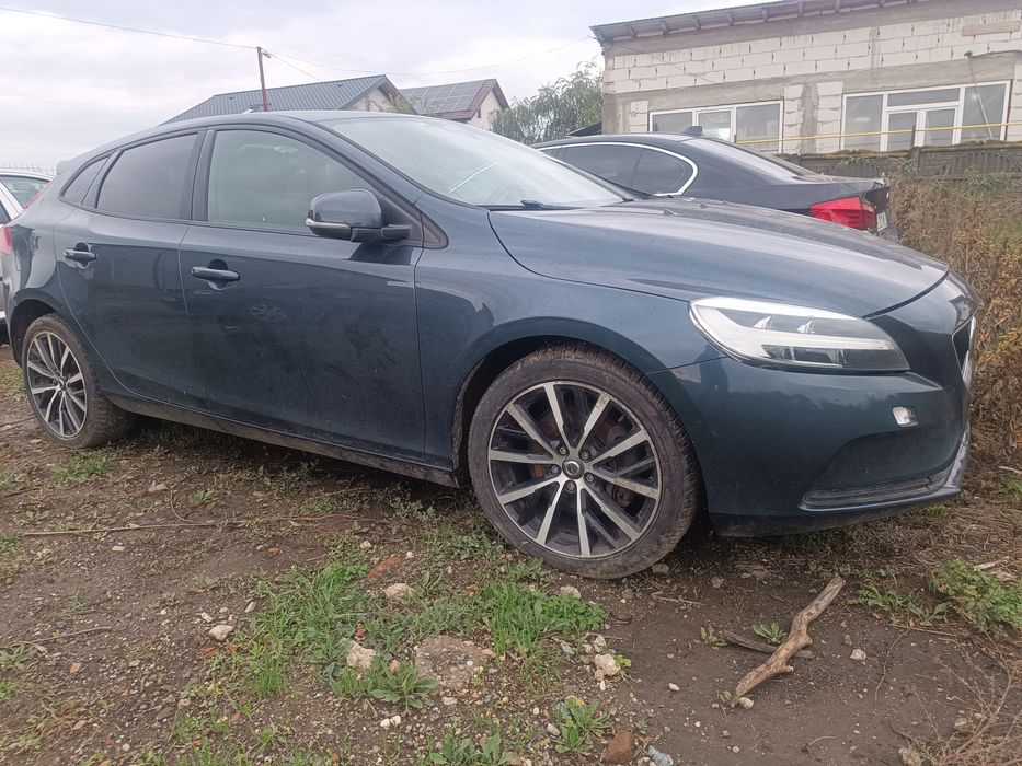 Volvo V40 avatiat