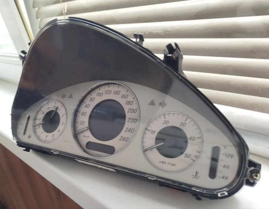 Щиток приборов w211