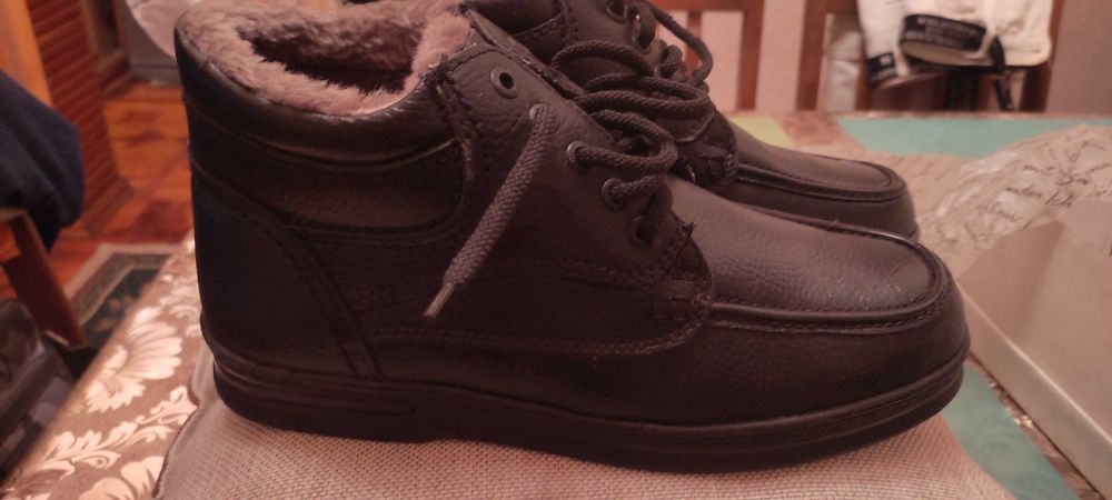 Мужская обувь кроссовки