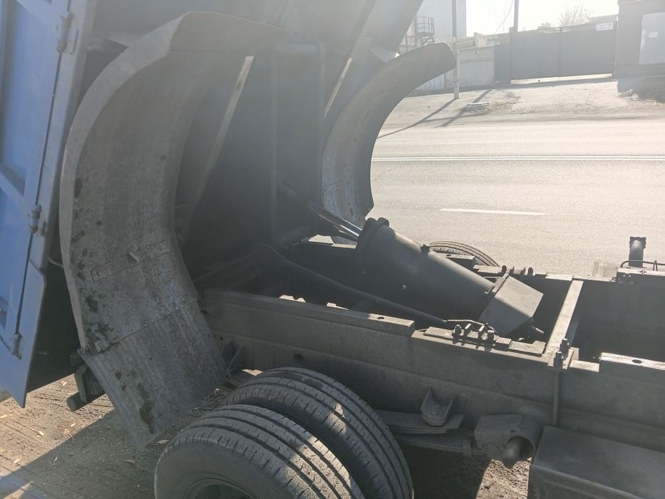 Продам машину кия титан