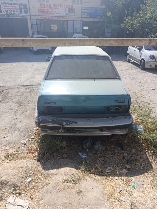 Vaz 21099 Lada sotiladi