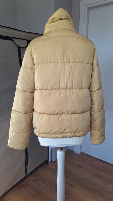 Дамско яке Stradivarius