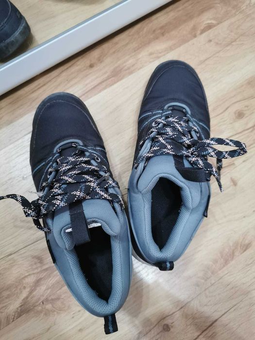 Vand bocanci Quechua pt drumetii, toamna-primavara, nr 38