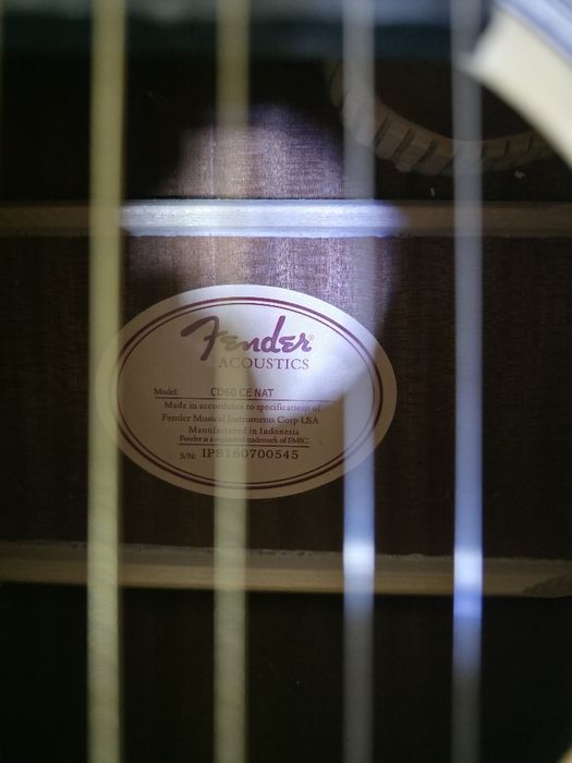 Электроакустическую гитара Fender CD-60CE NAT