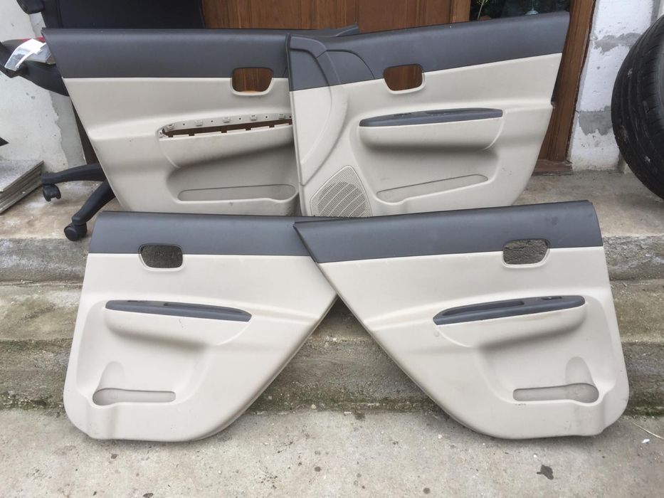 Panouri usi Hyundai Accent