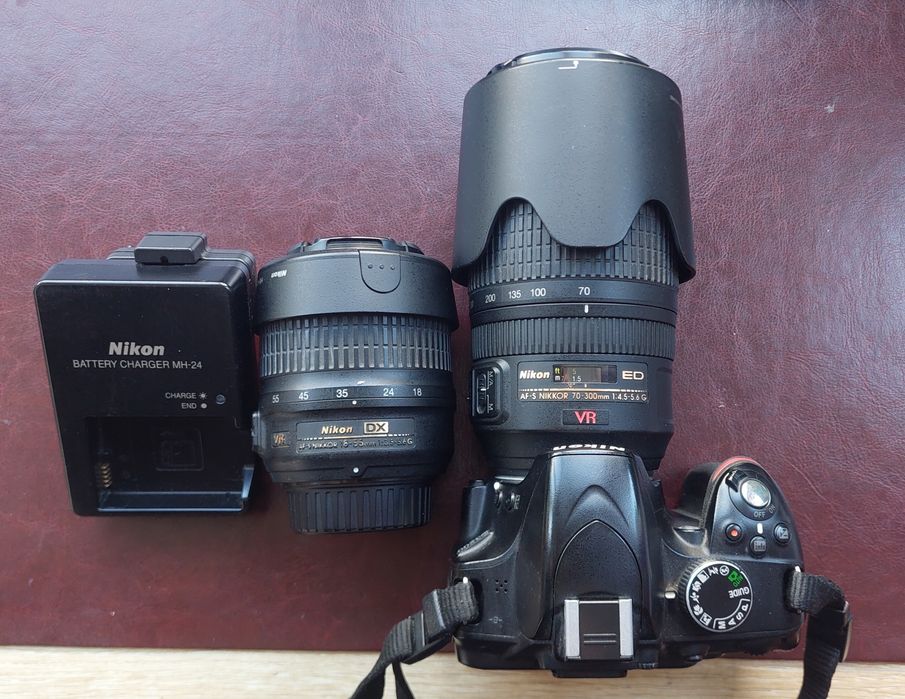 Aparat foto Nikon D3200 cu 2 obiective