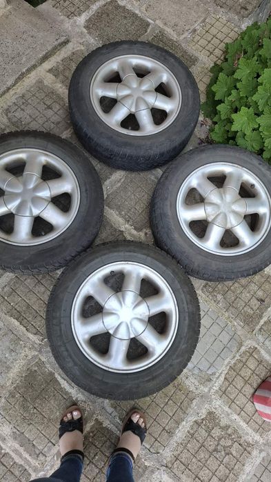 Джанти 15 с гуми за Рено