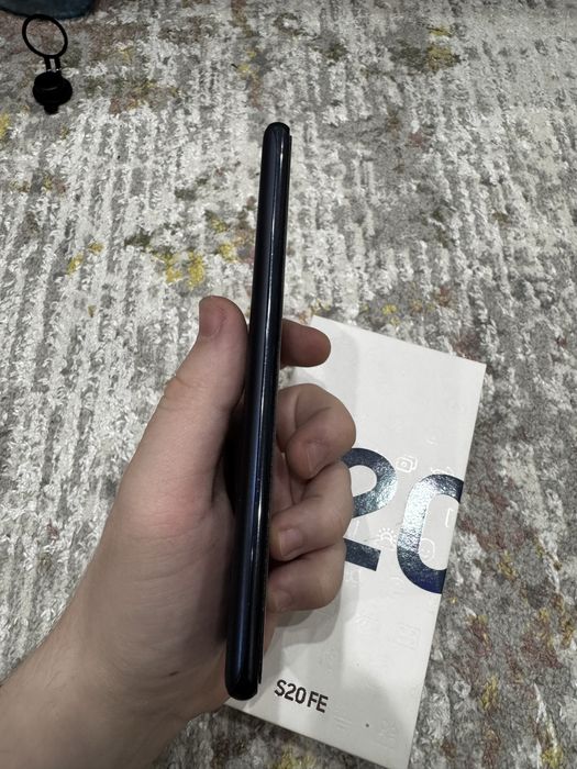 Продам Samsung S20FE