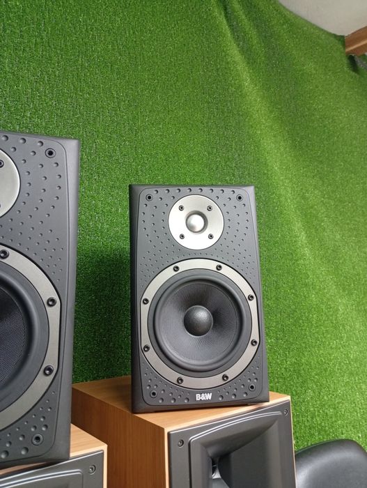 Тонколони Bowers & Wilkins DM-303