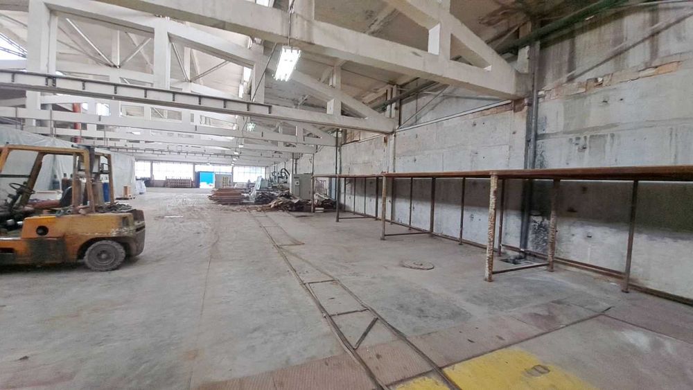 Продава се Промишлена сграда в Велики Преслав - 21563 кв.м за 27 €/кв.м - Снимка #14