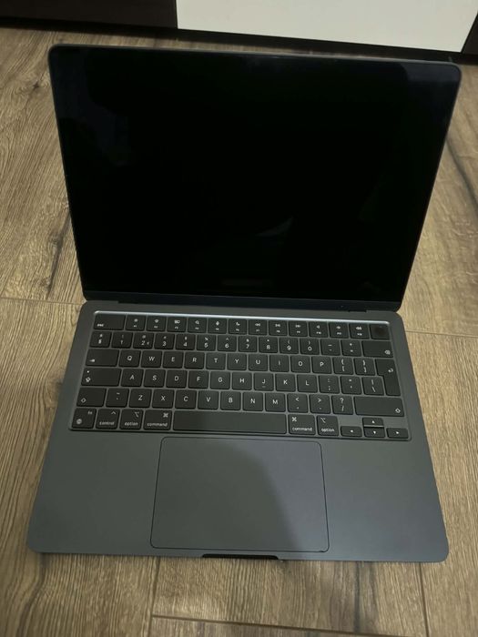 macbook air m2          ,