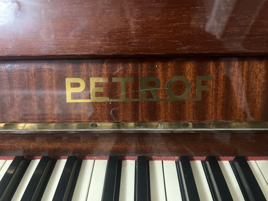 пианино марки Petrof