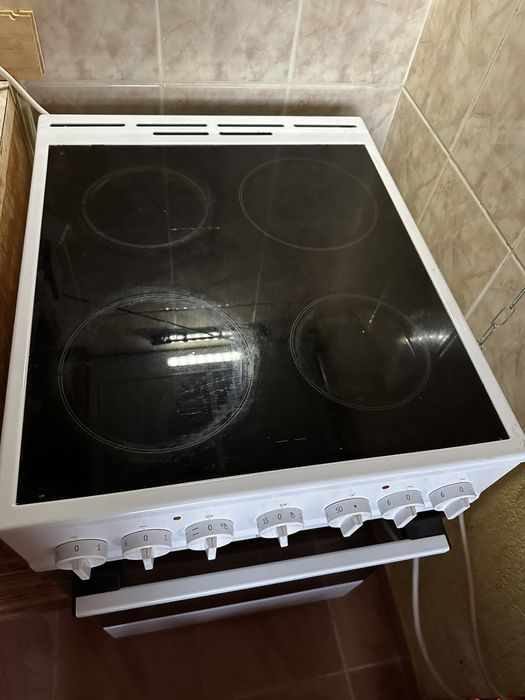 Готварска печка Gorenje с керамични котлони