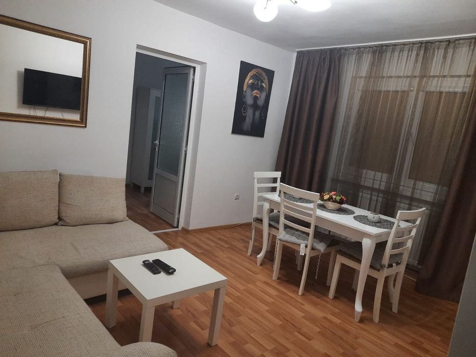 Închiriez apartament