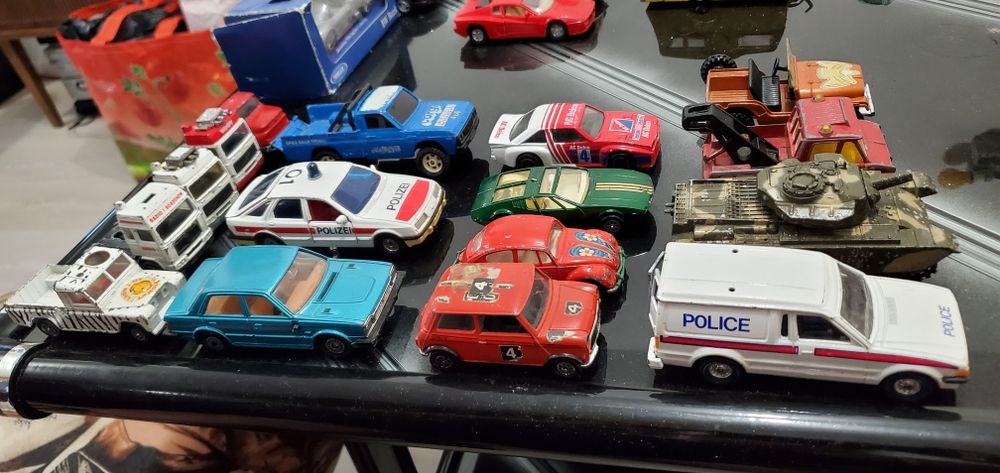 Продавам метални колички