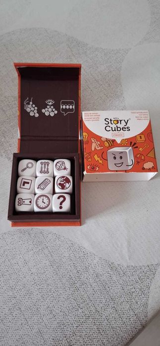 Joc Story Cubes.