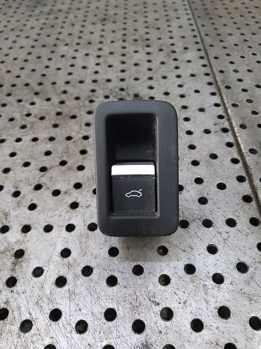 Buton deschidere portbagaj audi a4 b9 8w break 4m0959831a