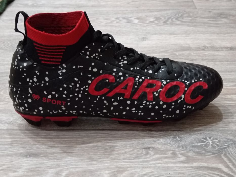 Продам бутсы  с шипым