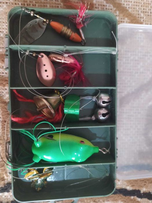 Продам принадлежности для рыбалки