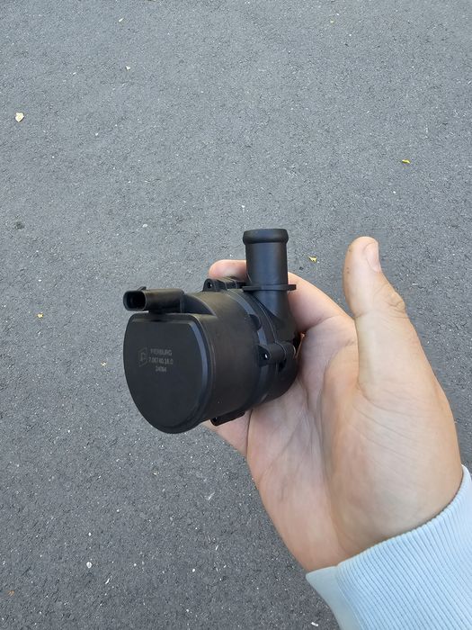 Pompă auxiliară de racire antigel/charge Pierburg 7.06470.16.0pump