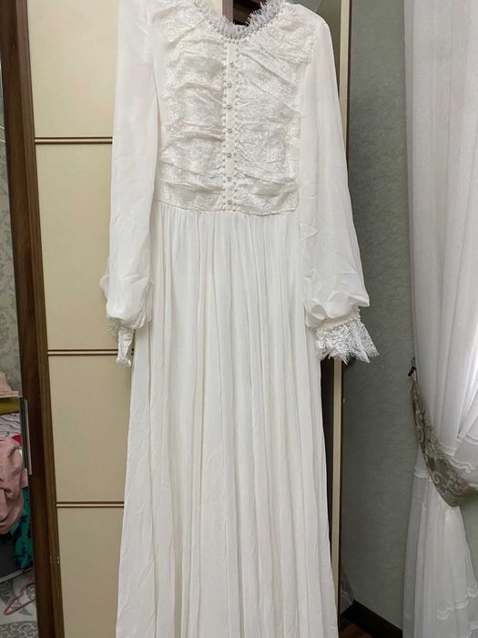 Женская одежда, платья