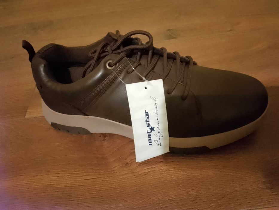 Продавам обувки Матстар