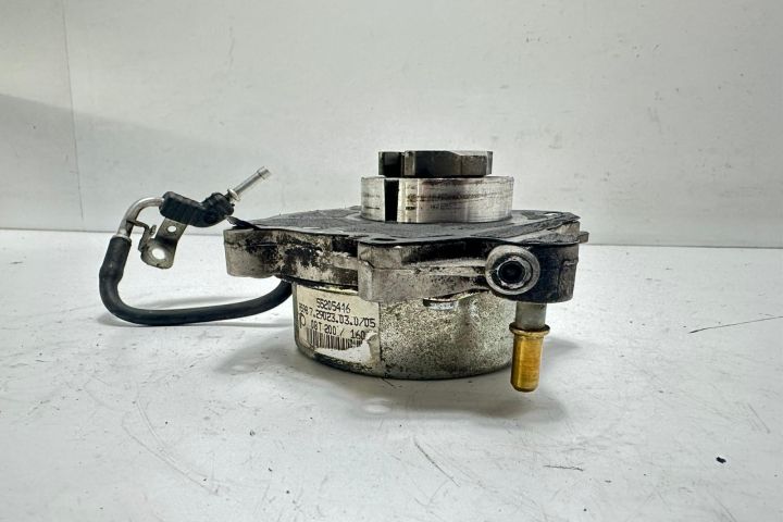 Pompa vacuum 55205446 Opel Insignia A