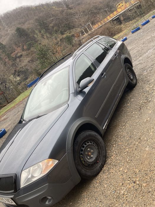 Vând Skoda Octavia scout