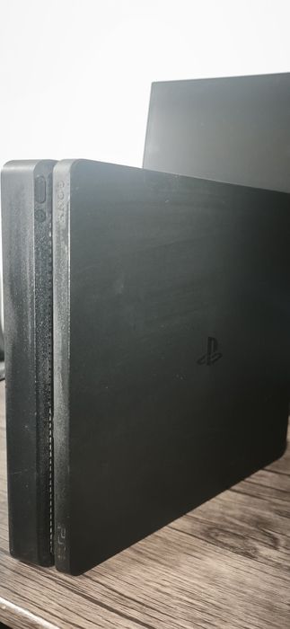 ps 4 slim stare foarte buna de funcționare
