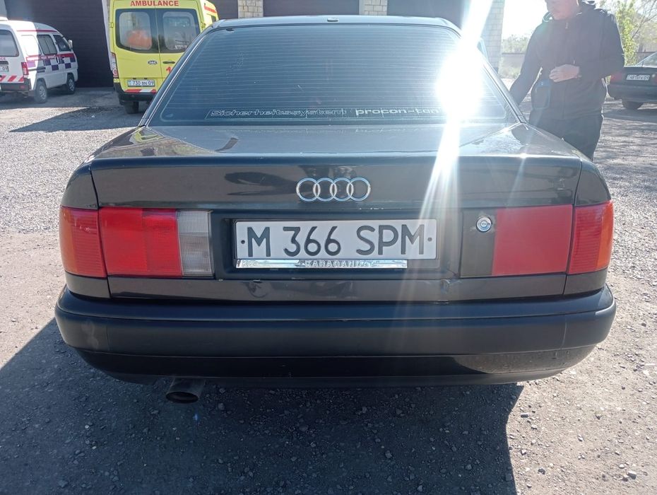 Продается автомобиль ауди 100