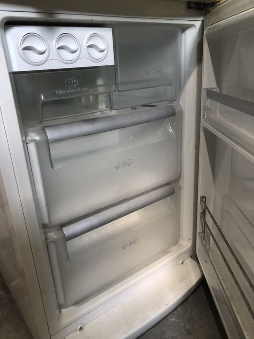 Продам холдильник LG 200/60