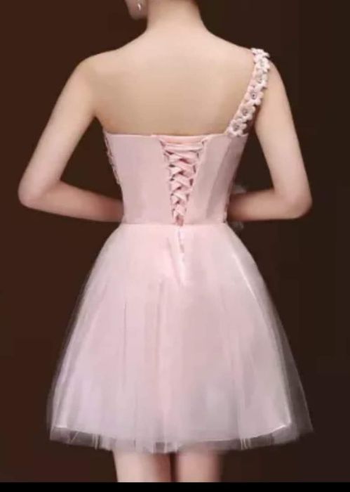 Официална рокля.