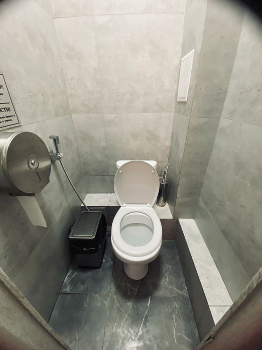 Сантехника,унитаз,диспенсера