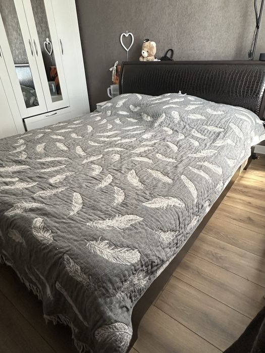 продам 2 спальную кровать