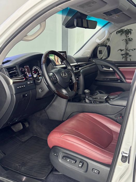 Lexus LX 570 Sotuvda