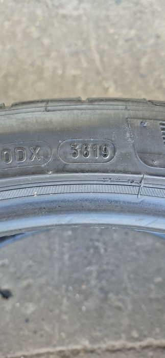 4 anvelope vara Michelin 235/35/20.Pretul este pe bucata.