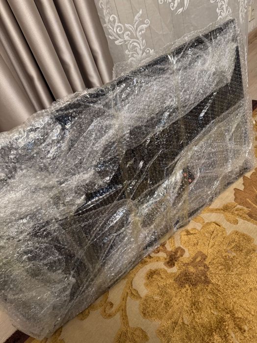 Телевизор черный