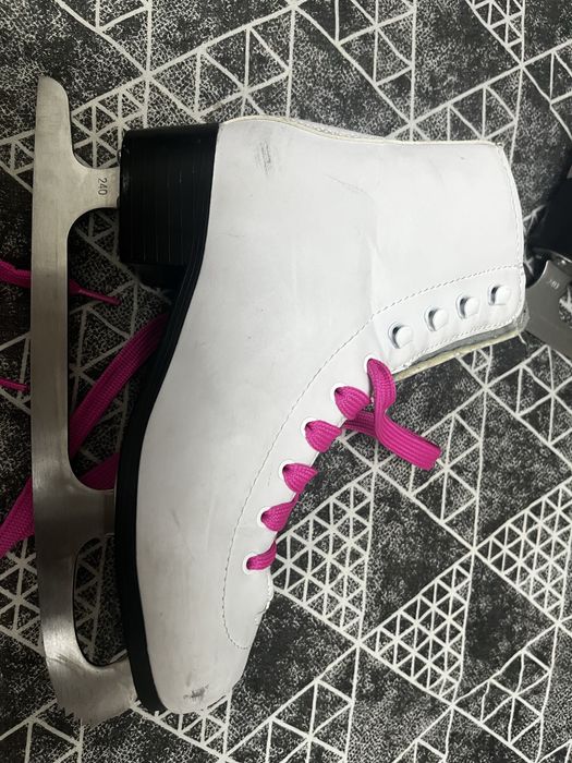 Коньки фигурные