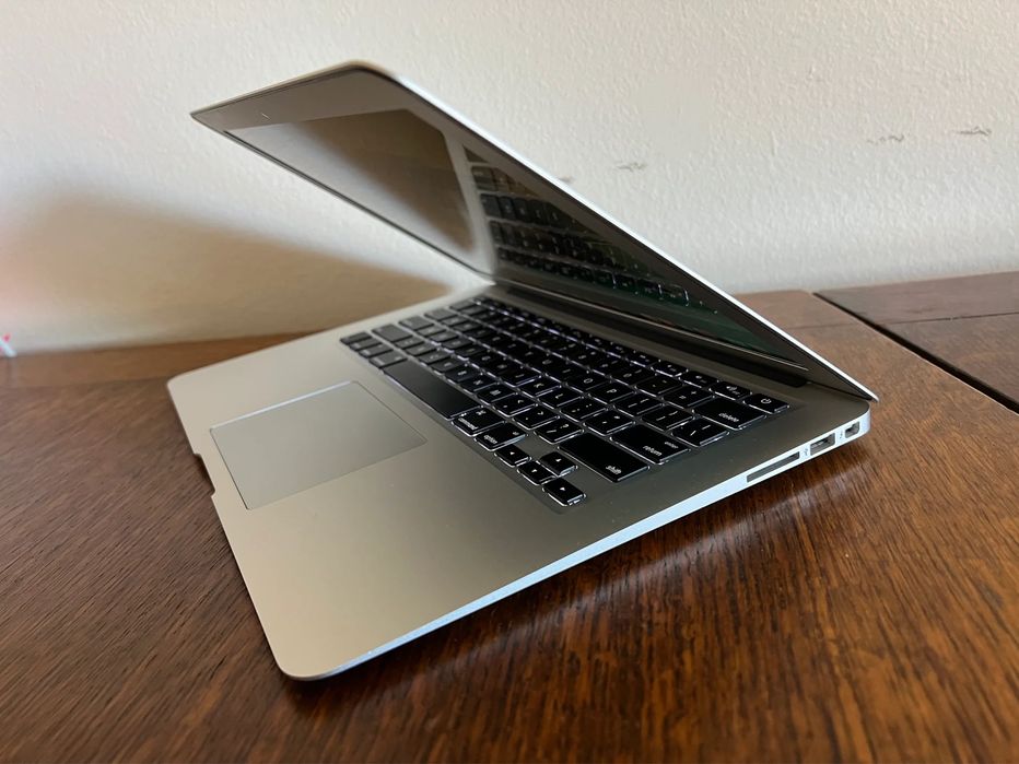 СРОЧНО! macbook air 2012