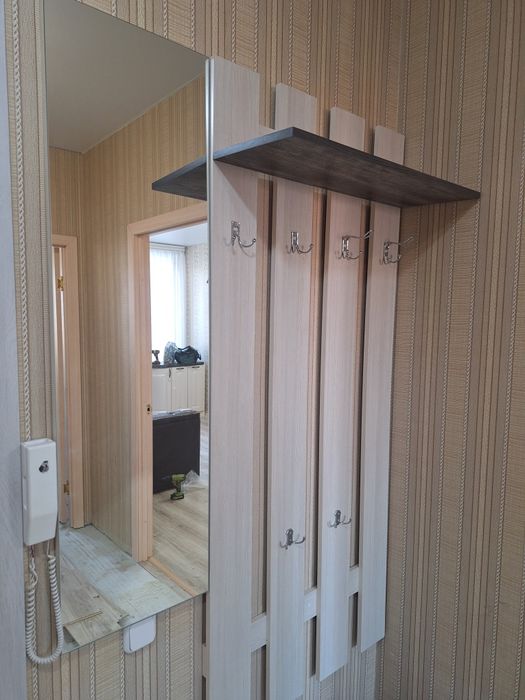 Продам угловой прихожую