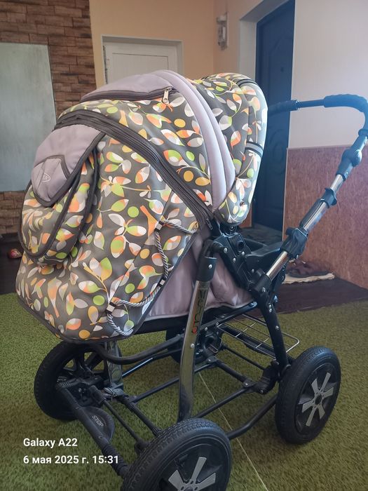 Срочно продаю детскую коляску