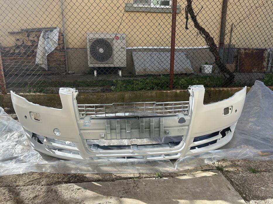 Предна броня audi a4 b7  ЧИСТО НОВА