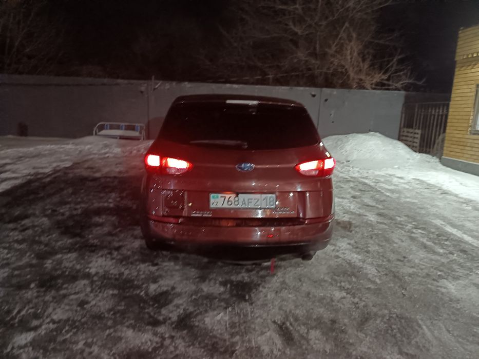 Субару требека б9 3л, 7местный