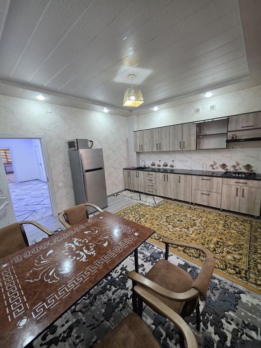 Yangi bozor oldida 3 xona