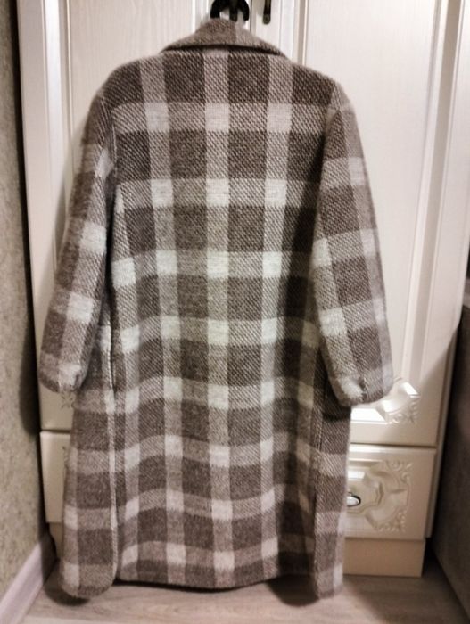 Пальто в клетку 42р