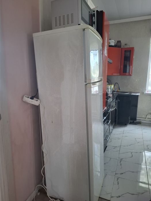 Большой холодильник