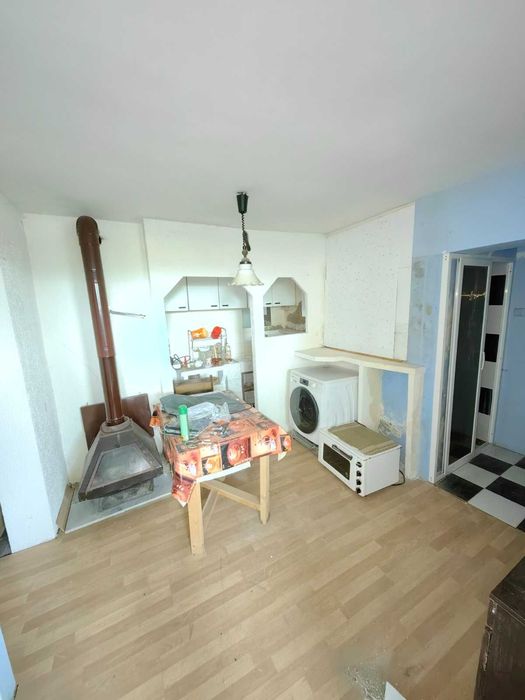 Продавам къща в гр. Перник кв. Клепало