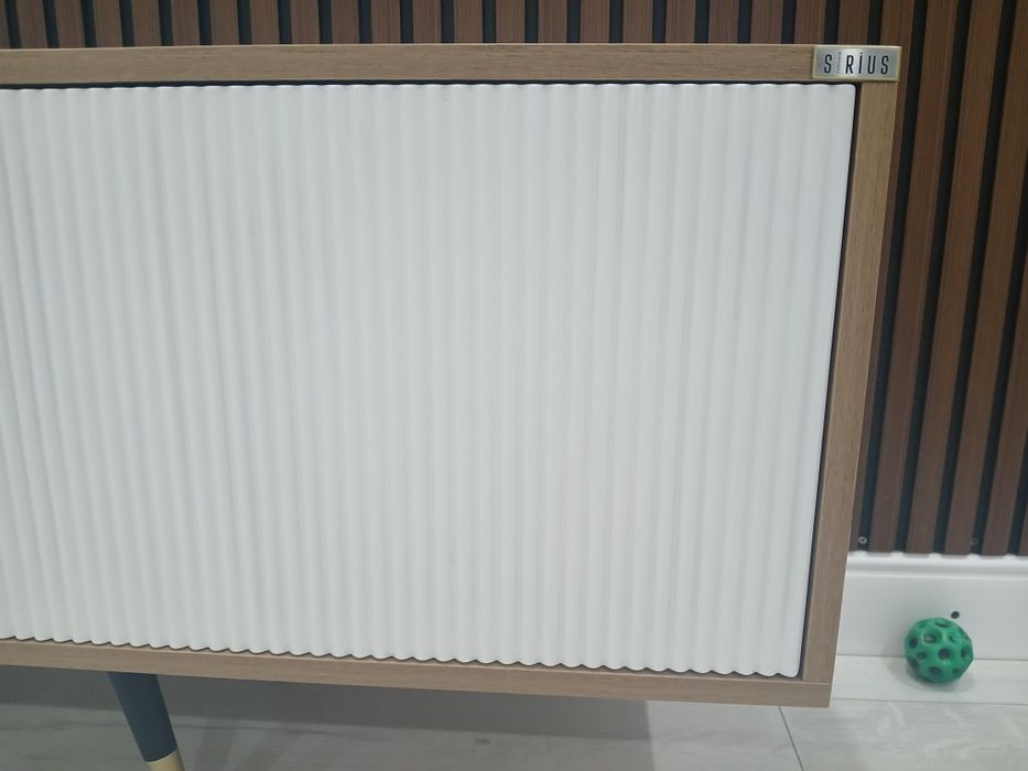 Тумба под ТВ в отличном состоянии