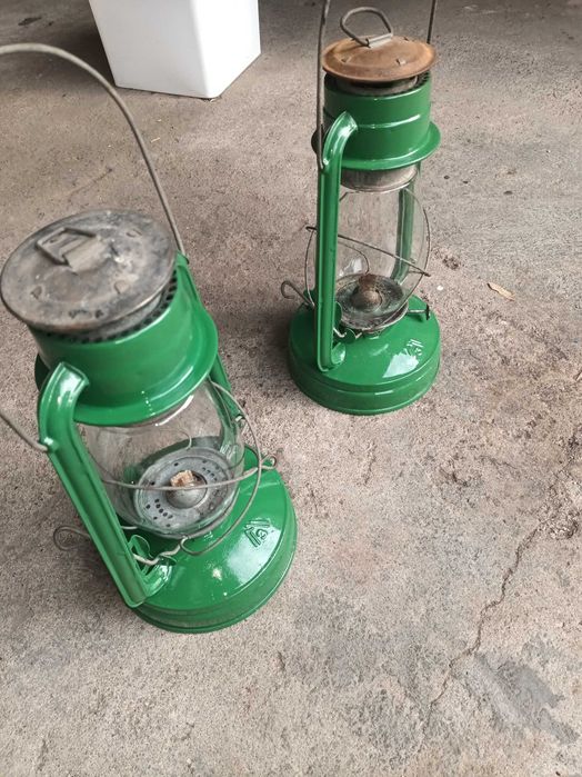Продавам два броя газени фенери
